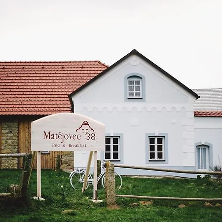 Nocleg ze śniadaniem Matejovec38 3*